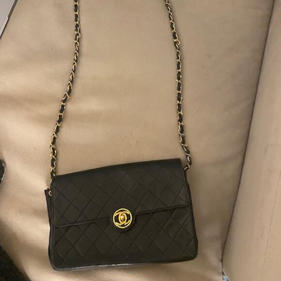 Chanel Vintage Flap Bag - Picture 2 of 4
